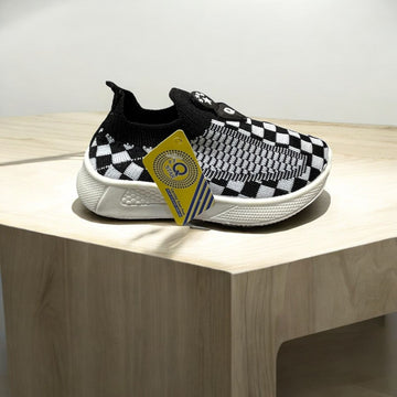 BABY SKECHER BLACK WHITE (DOTED)
