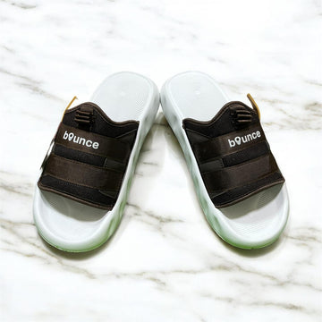 BOUNCE BROWN AND WHITE SLIPPER