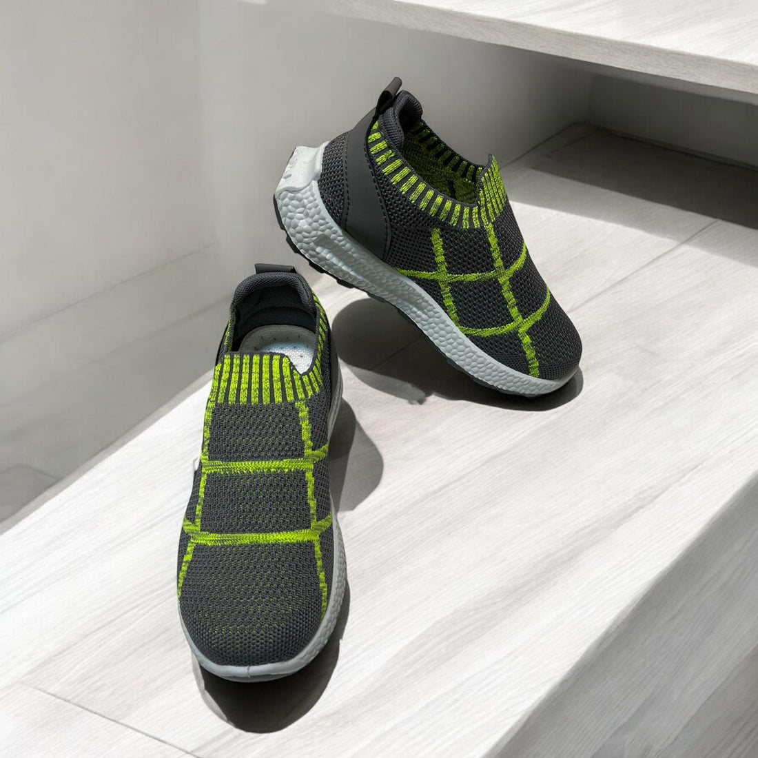 BABY SKECHER  GREY AND YELLOW
