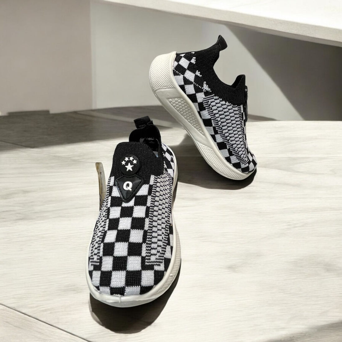 BABY SKECHER BLACK  WHITE (DOTED)