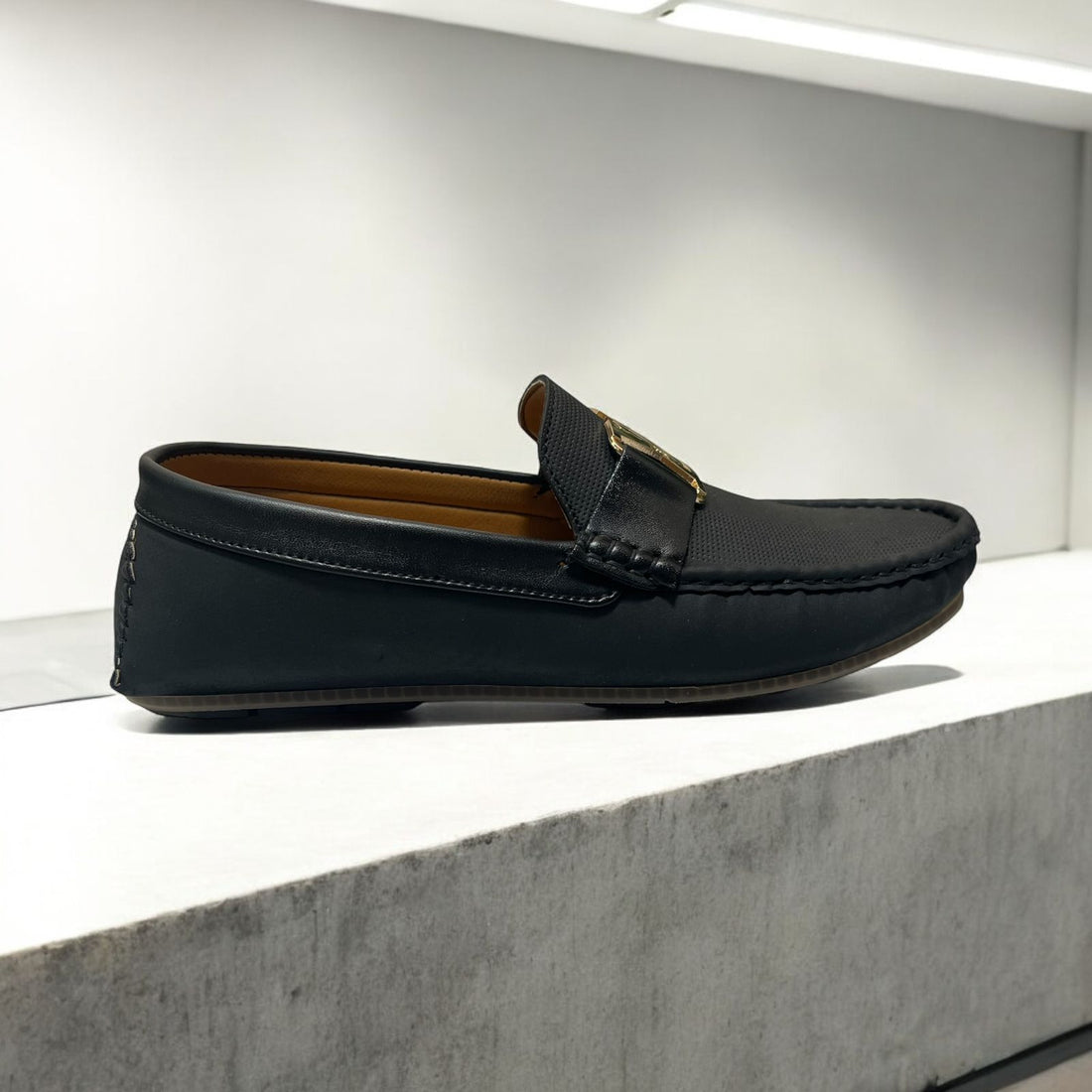 BLACK L.V MOZA LEATHER (DON CARLOS)