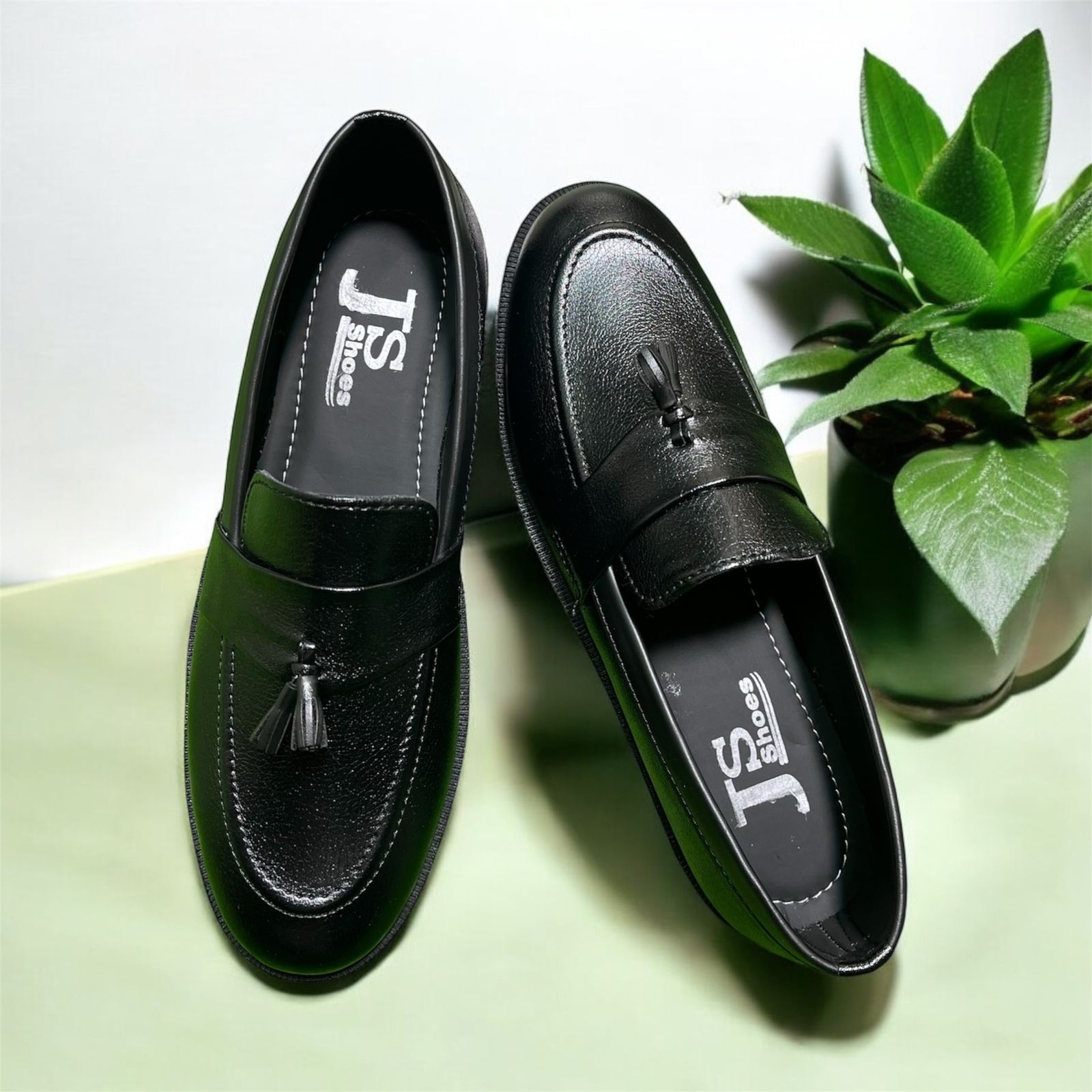 LATEST FLOWER SHINNY LOAFFERS (BLACK)