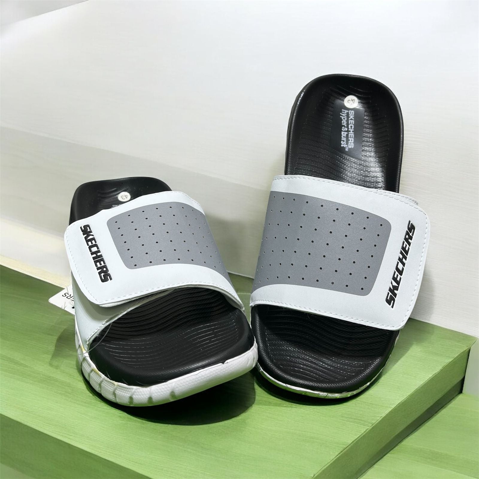 IMPORTED SKETCHER GO WALK SLIDES (USA1 WHITE)