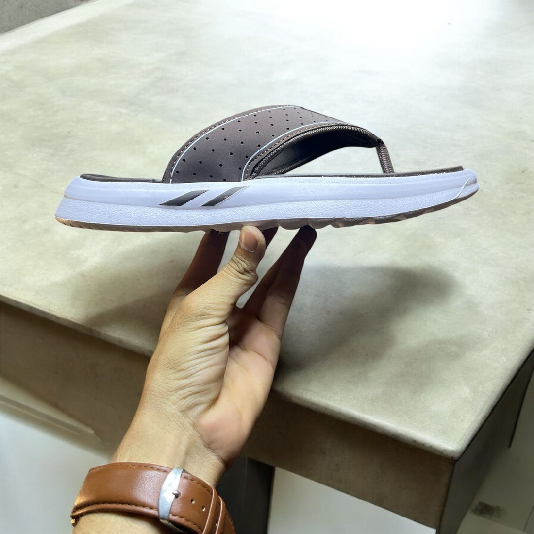 SPORTS FLIP FLOP BROWN COLOR