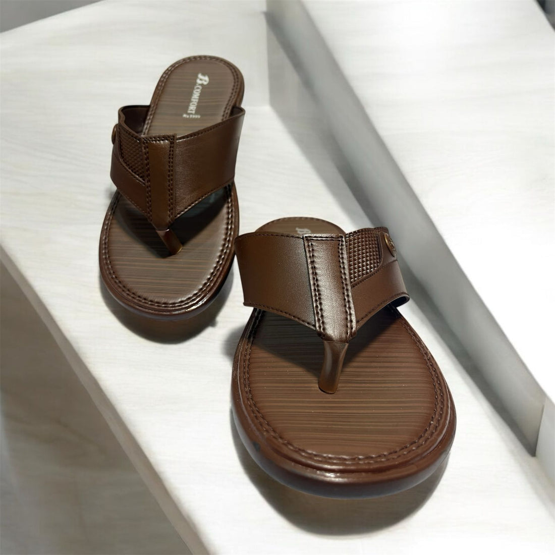 B COMFORT FLIP FLOP (BADGE) brown