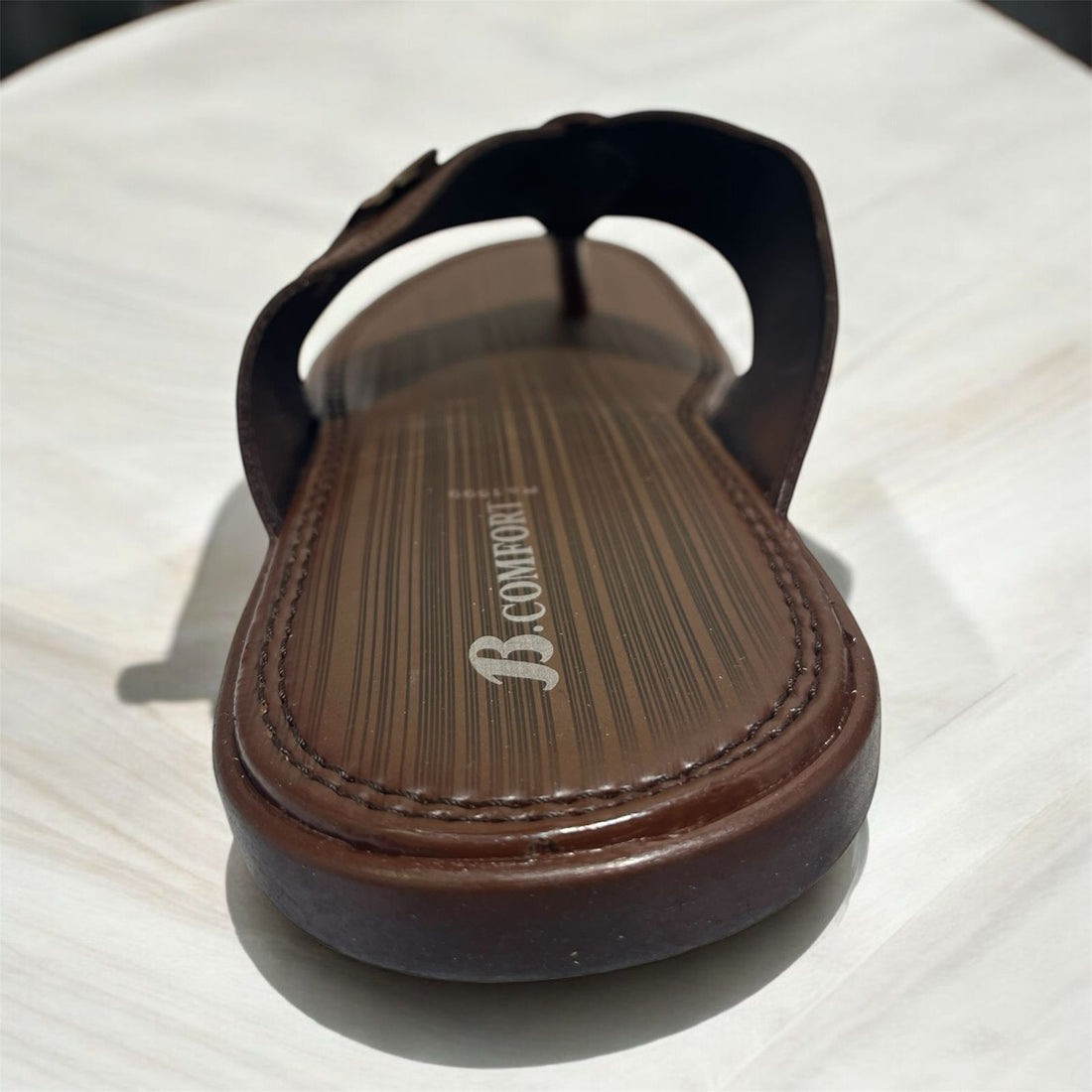 B COMFORT FLIP FLOP (BUCKLE) BROWN